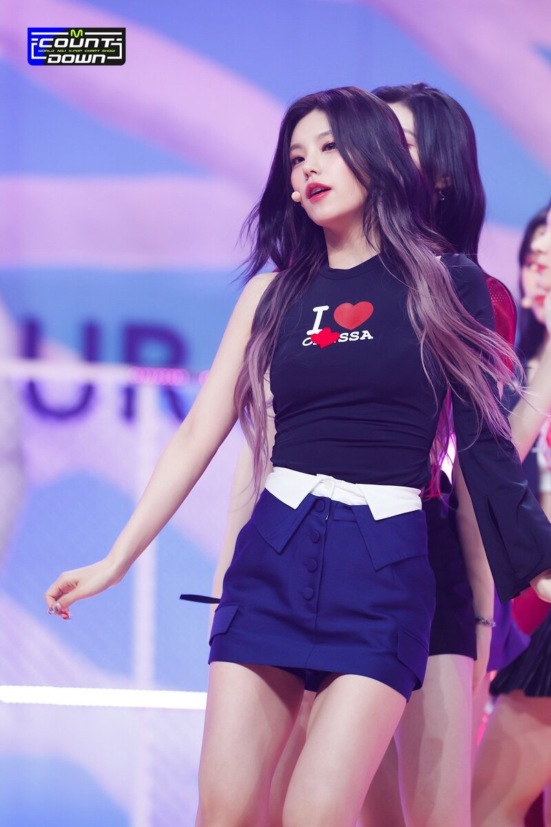 220721 ITZY Yeji - 'SNEAKERS' at M Countdown documents 7