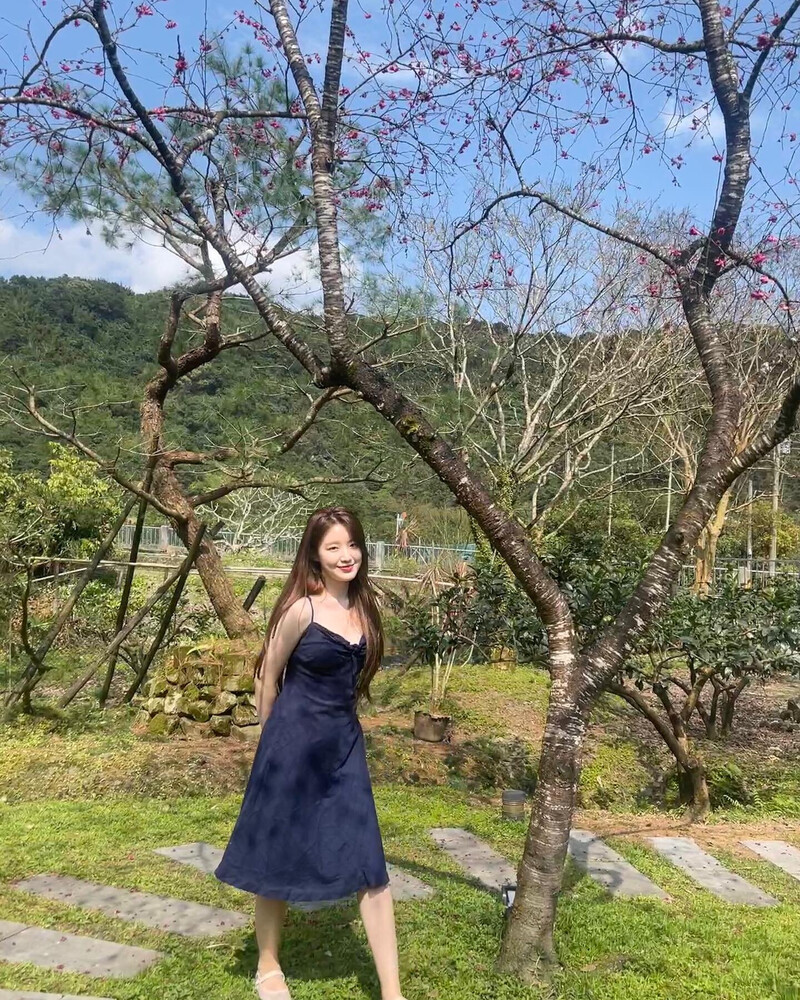 230327 (G)I-DLE Shuhua Instagram Update documents 7