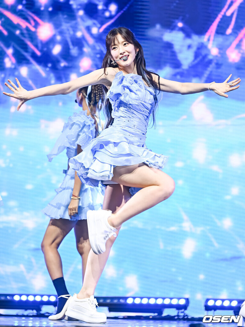 230724 Oh My Girl Arin 'Golden Hourglass' Comeback Showcase documents 8