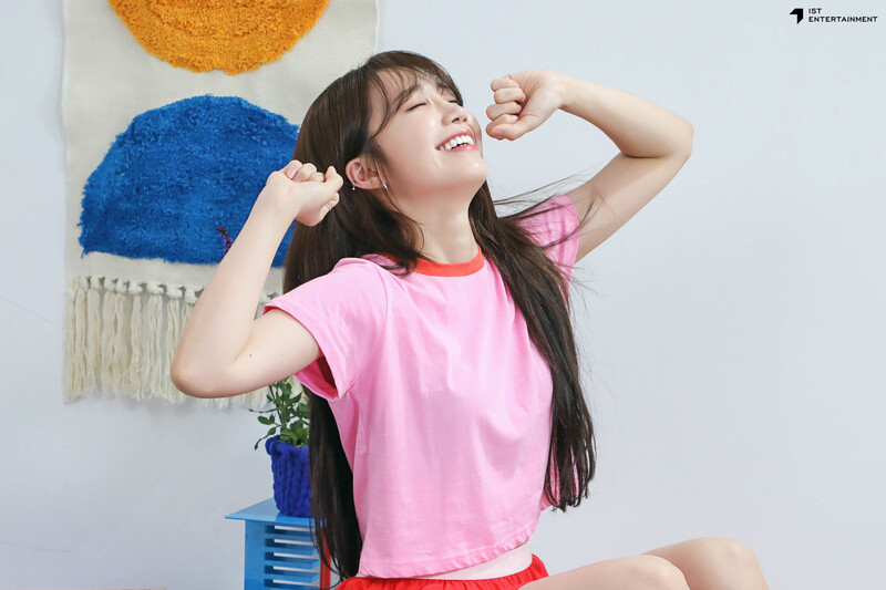 230612 IST Naver post- EUNJI 'Nareun Lookbook'  behind documents 2