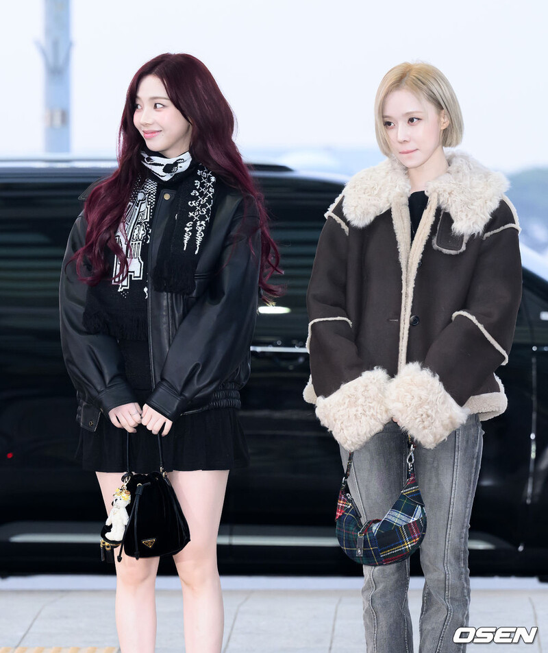 241121 aespa at Incheon International Airport documents 3