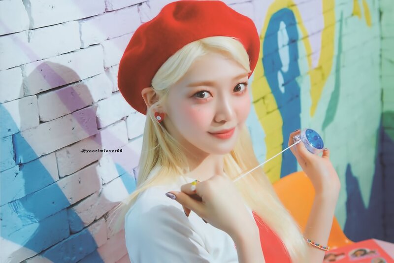 EVERGLOW 'FOREVER' 1st Fanclub Kit Scans documents 3