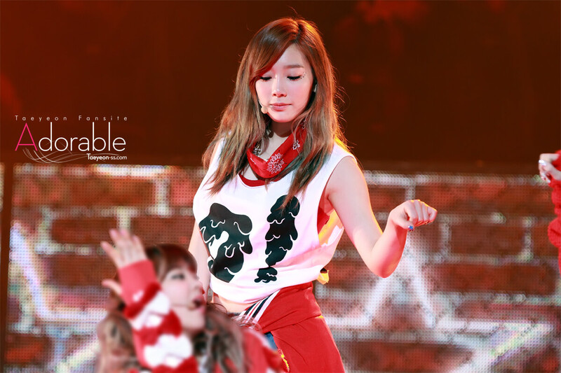 130106 Girls' Generation Taeyeon at KBS Open Hope Concert documents 3