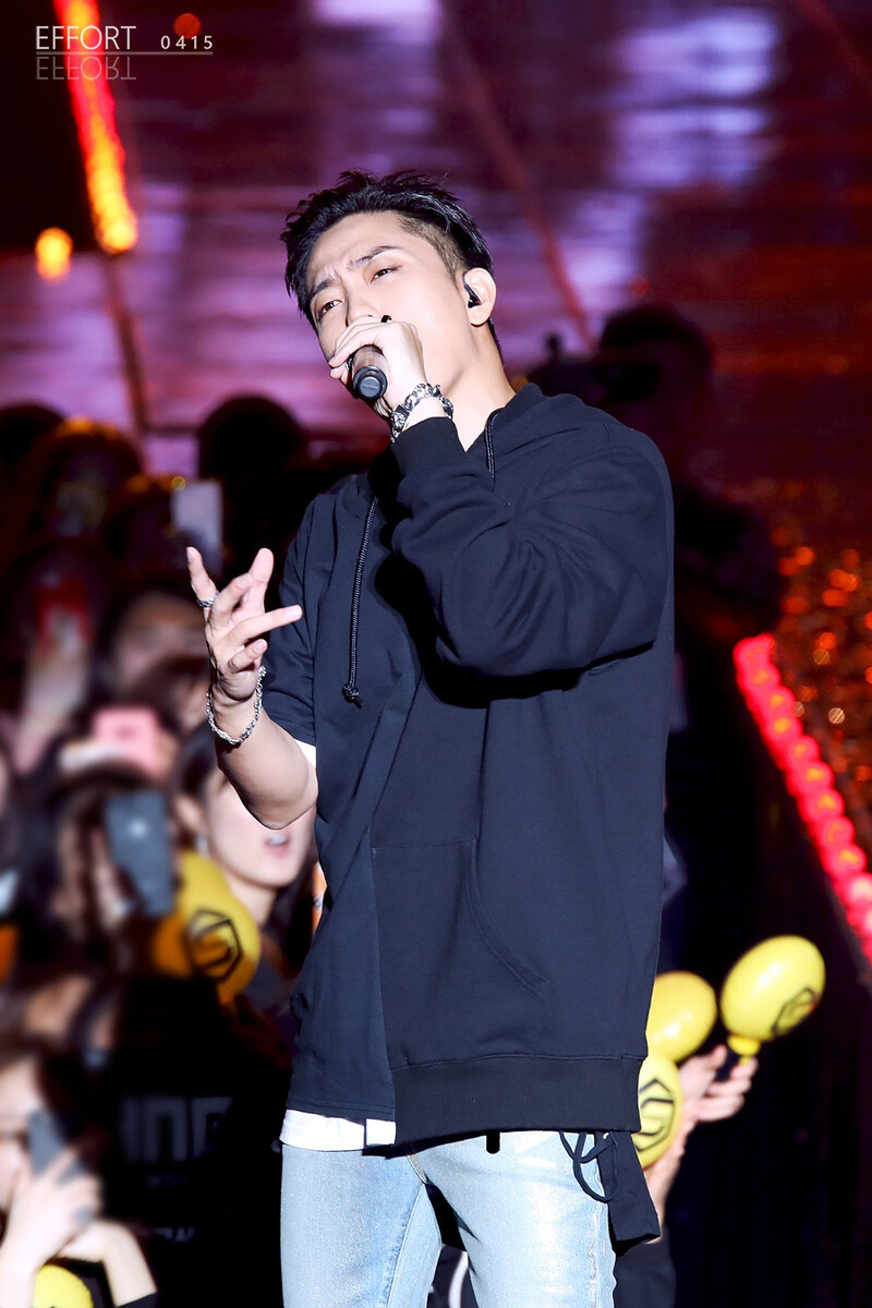 180310 Eun Jiwon at 1THE LAND Concert documents 1