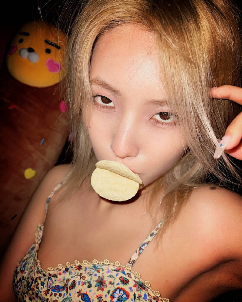 210602 (G)I-DLE Soyeon Instagram Update documents 2