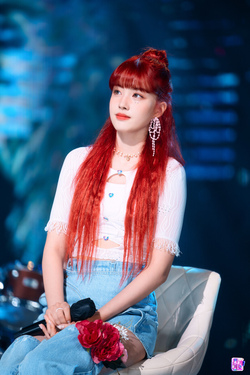 220807 STAYC Yoon 'BEAUTIFUL MONSTER' at Inkigayo documents 21