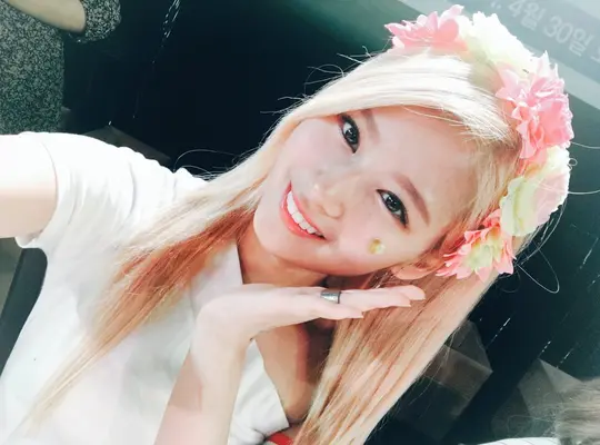 160709 TWICE Twitter Update - Sana | Kpopping