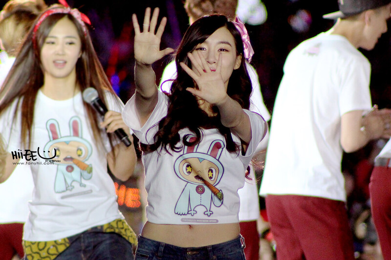 131019 Girls' Generation Tiffany at SMTOWN Concert in Beijing documents 7