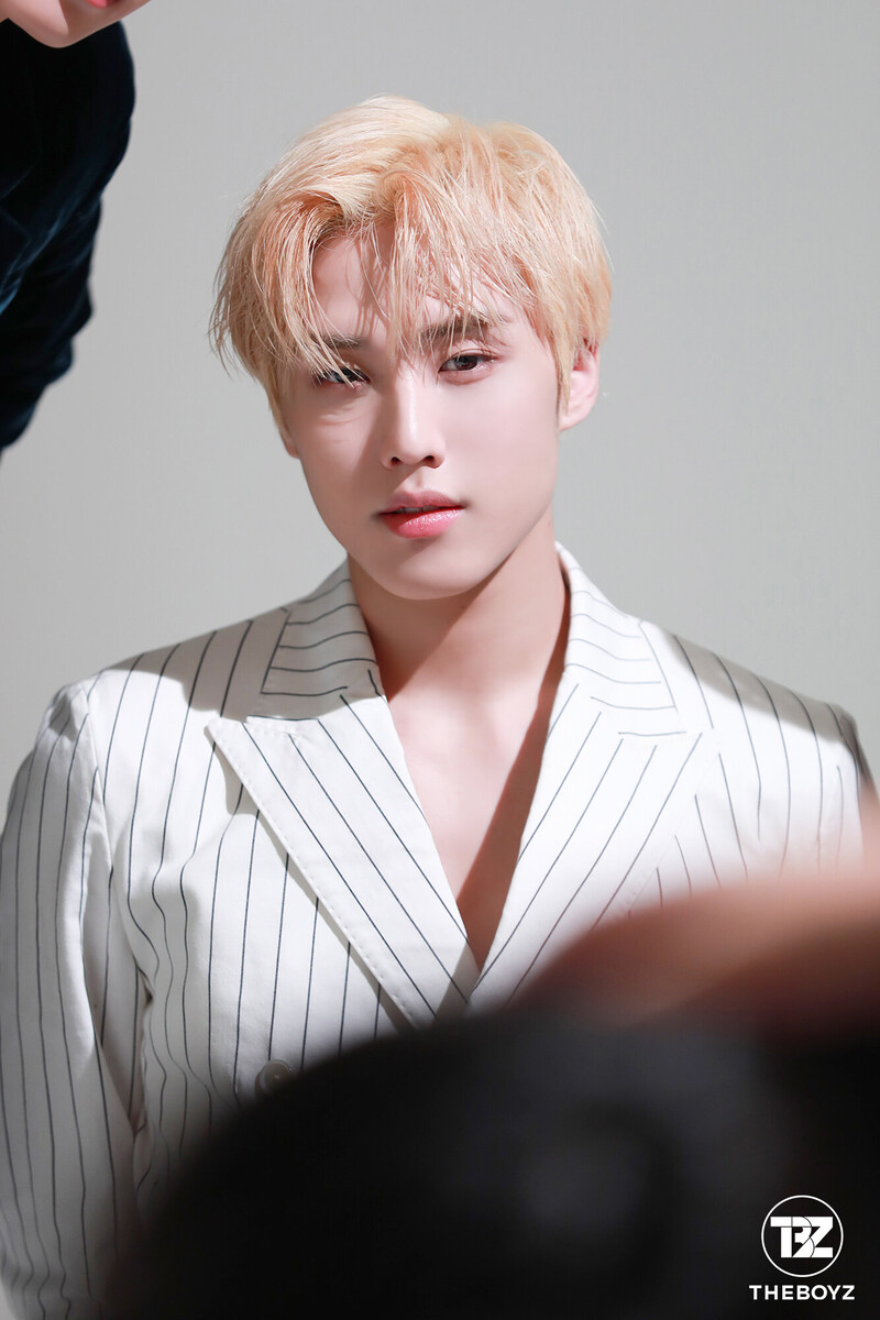 210629 THE BOYZ Harper's Bazaar 2021 July Issue Behind the Scenes | Naver Update documents 6