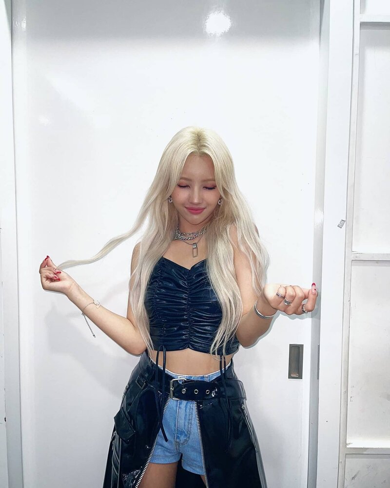 210723 (G)I-DLE Soyeon SNS Update documents 5