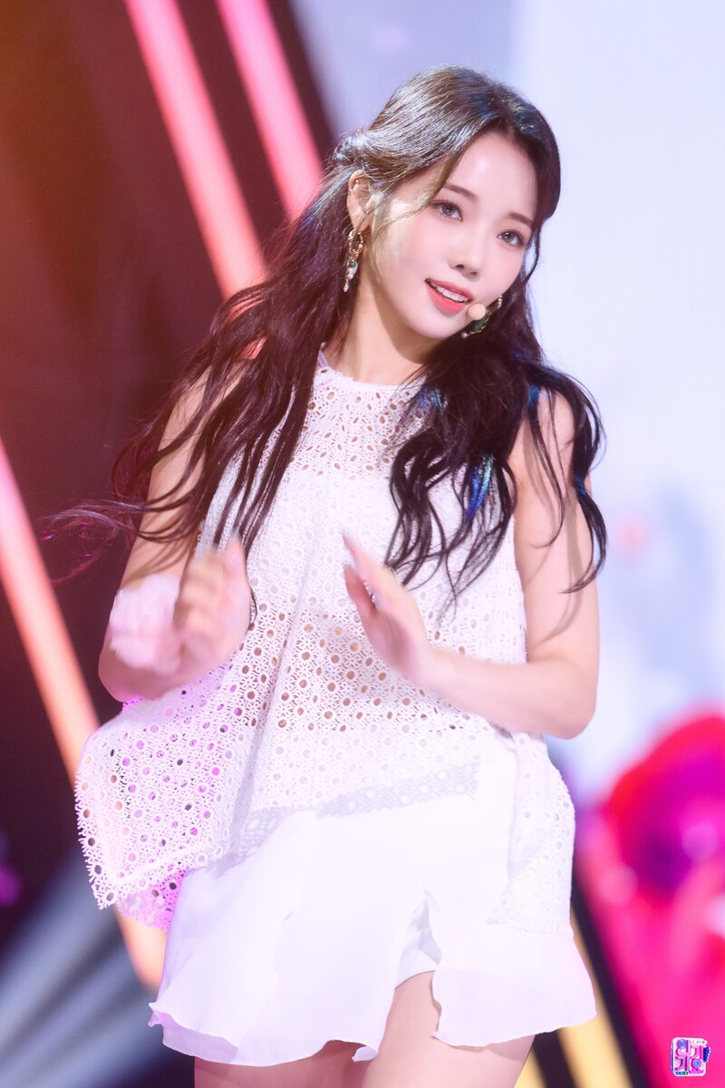 220717 fromis_9 Jisun - 'Stay This Way' at SBS Inkigayo documents 2