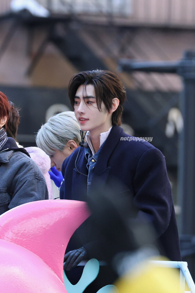 231123 SUNGHOON AT MACY'S THANKSGIVING PARADE documents 7