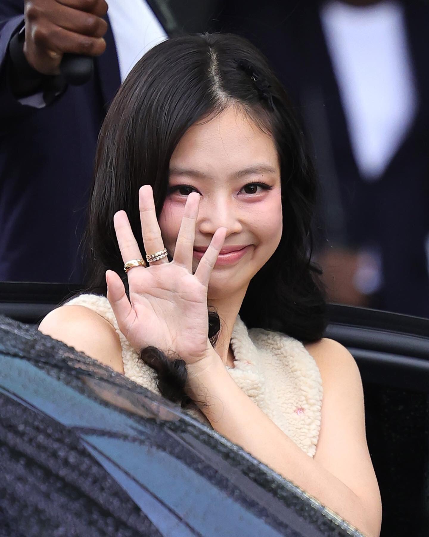 CHANEL Spring-Summer 2024: Elegance Meets Star Power with Jennie