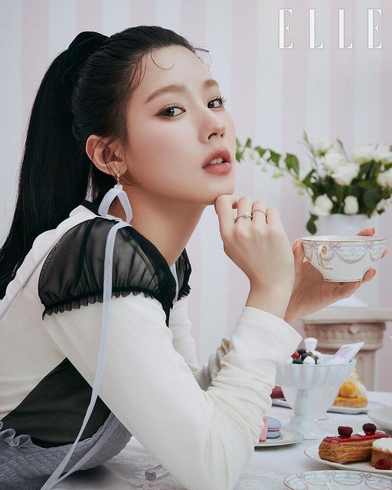 (G)I-DLE MIYEON for ELLE Korea x JILL STUART Beauty June Issue 2023 documents 1