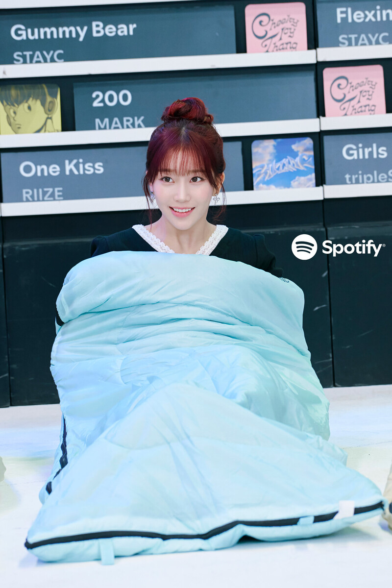 Spotify Kpop Twitter Update - STAYC - Kpop On! Playlist documents 1