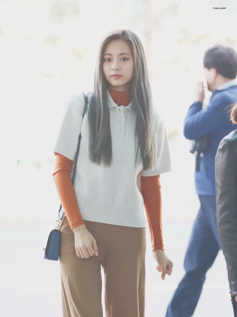 TZUYU_HEART0614-1186601843884847104-EHeoFWJUUAAt7TJ.jpg