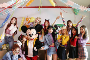 WJSN & Mickey Mouse 'It's A Good Time' MV Behind the Scenes