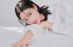 April's Naeun for GRAZIA Korea magazine January 2020 issue