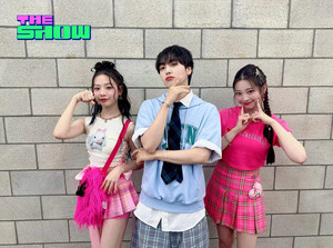 240827 The Show Twitter Update With Nana, Seowon & Hyeongjun