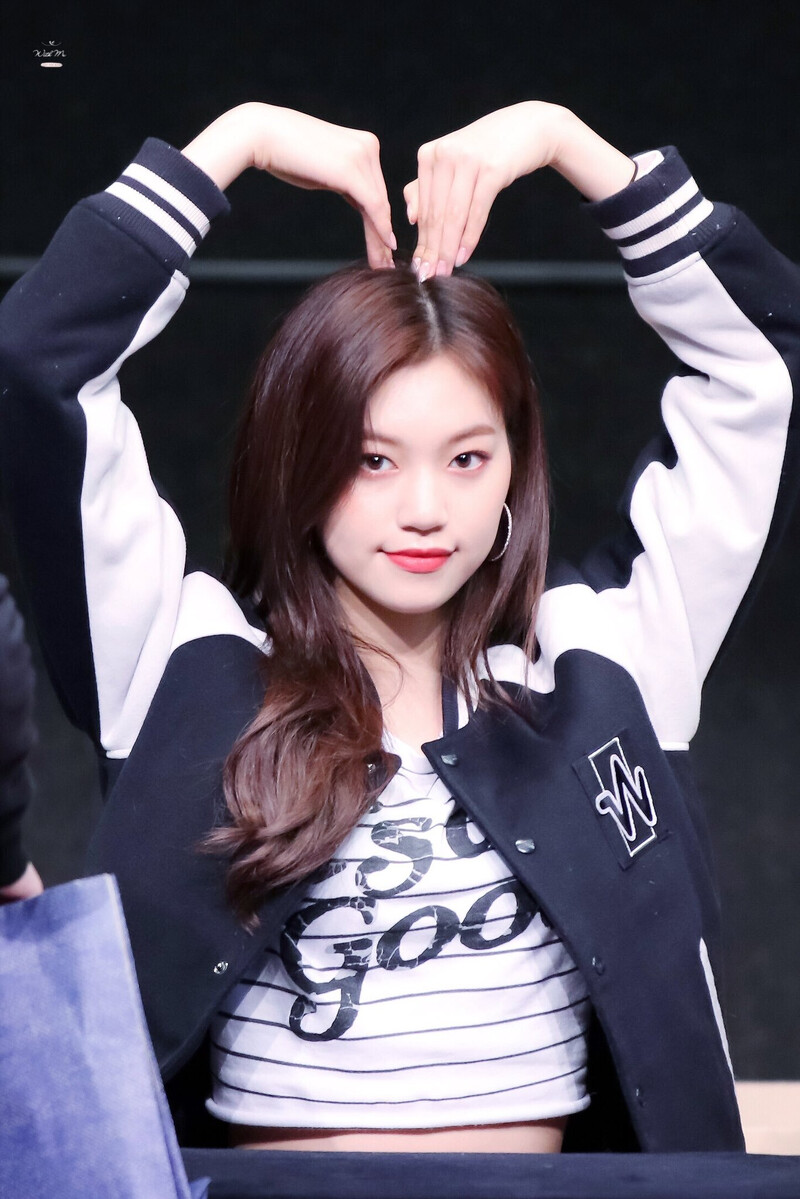 180408 Weki Meki Doyeon at Incheon 'Lucky' Fansign documents 3