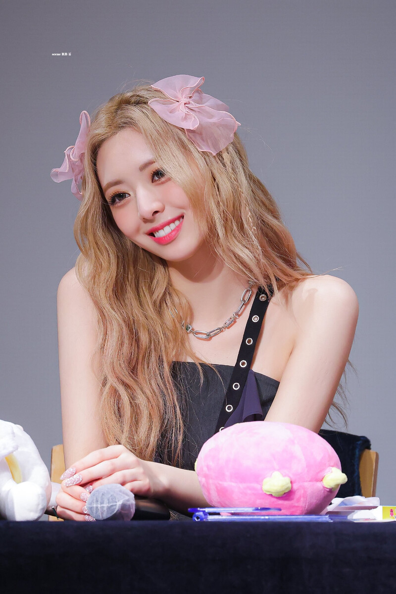 220724 ITZY Yuna - Fansign Event documents 15