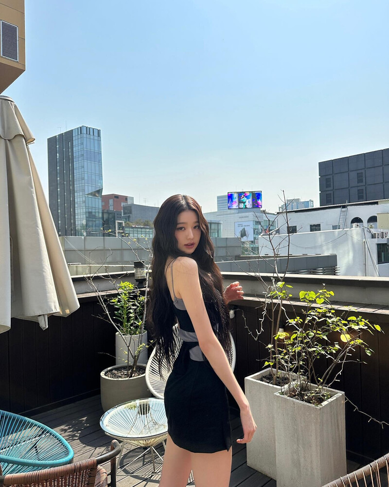 230503 IVE Wonyoung Instagram Update documents 2