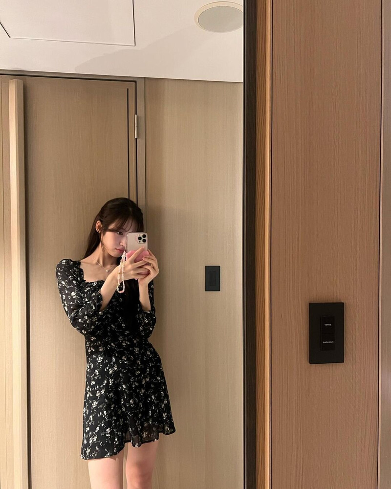 231003 Oh My Girl Arin Instagram Update documents 7