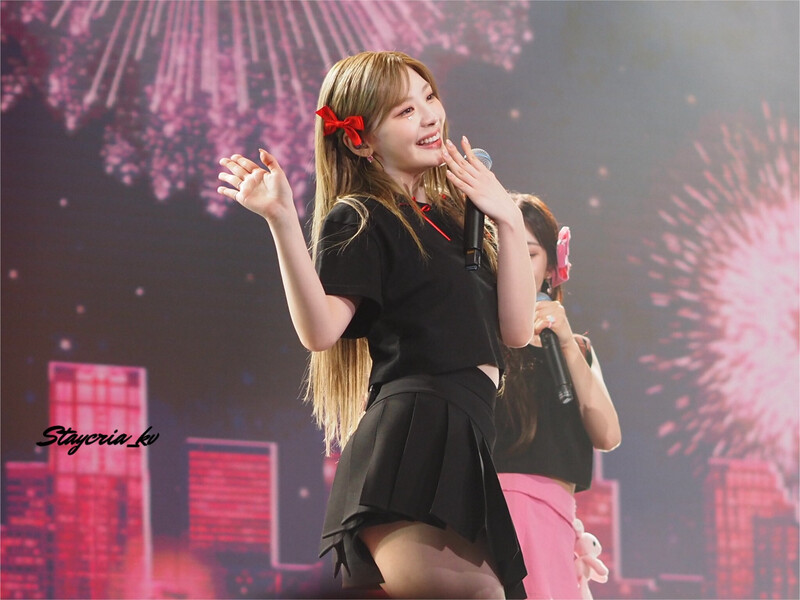 240120 STAYC Seeun - 1st World Tour 'TEENFRESH' in Hong Kong documents 12