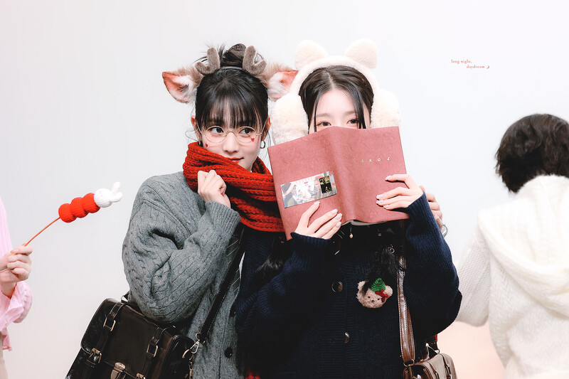 241222 (G)I-DLE Minnie & Miyeon -  at Everline Fansign event documents 10