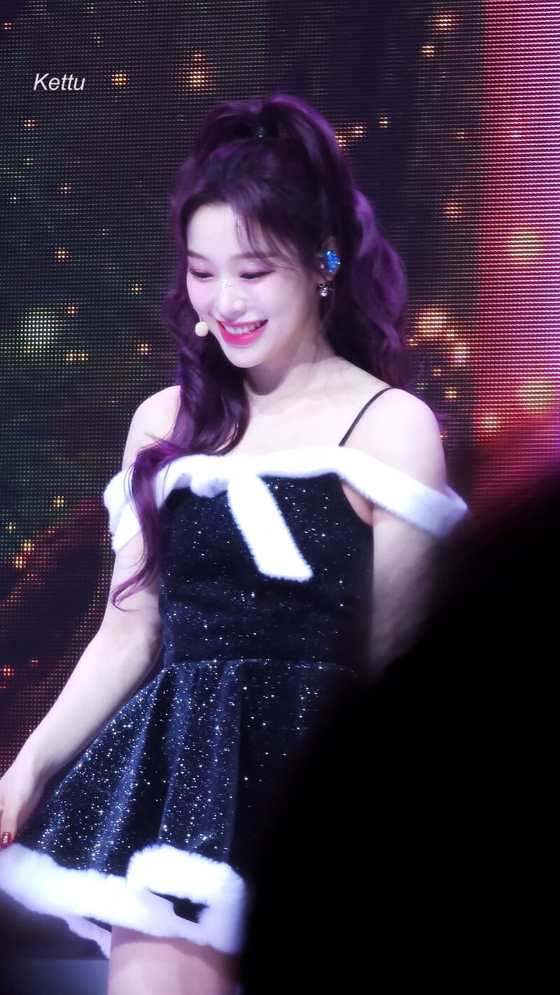 241224 Dreamcatcher Gahyun - '7 Doors of Christmas: A Lucky Encore' in Seoul Day 1 documents 2