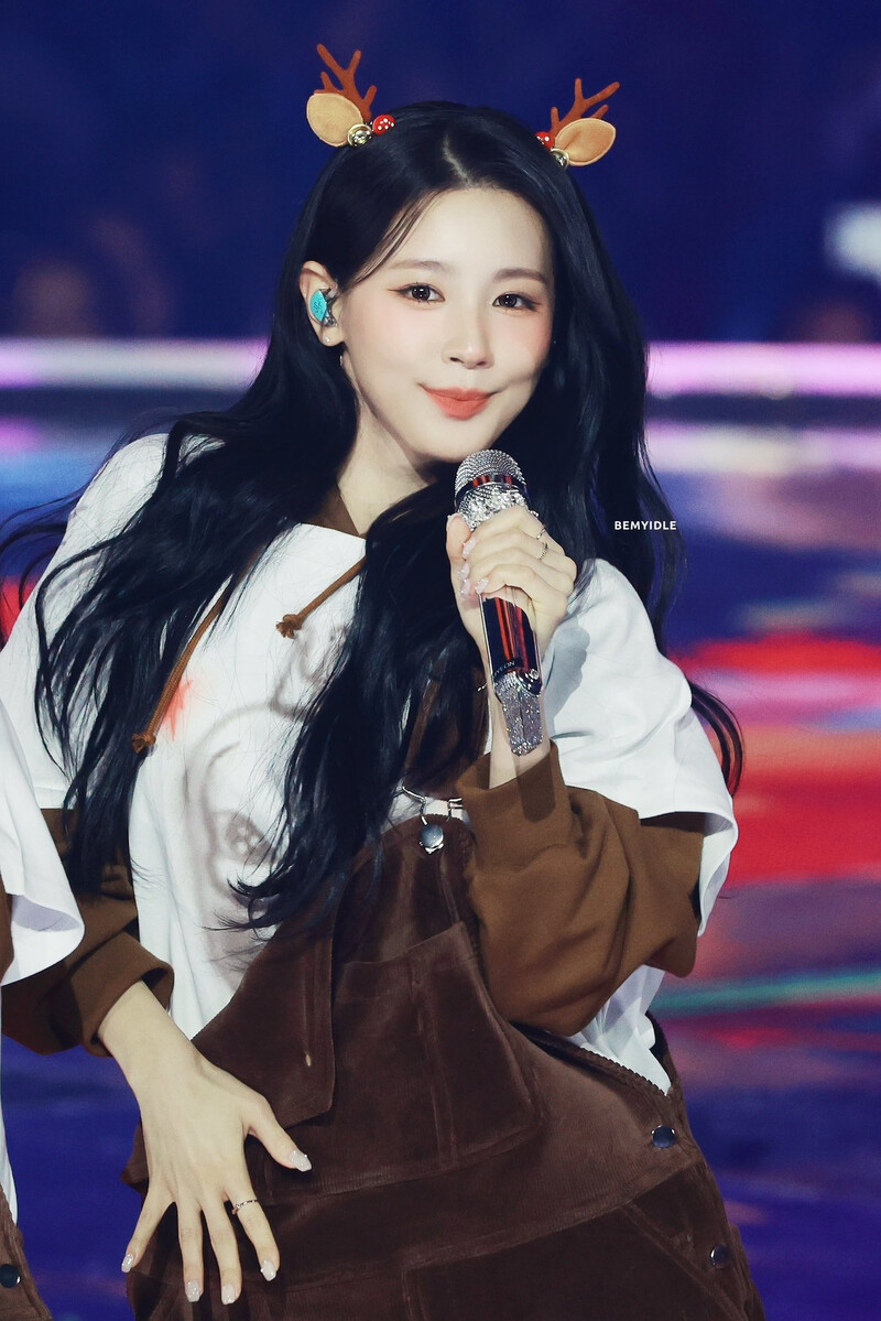 241225 (G)I-DLE Miyeon at 2024 SBS Gayo Daejeon documents 4