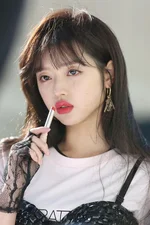 191115 WM Entertainment naver update - Oh My Girl's Yooa Clio 2019 FW lipstick ad shooting