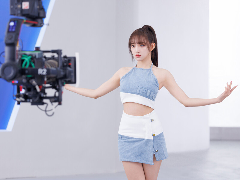 230322 Cheng Xiao Weibo Studio - Vaseline Photoshoot Behind documents 9