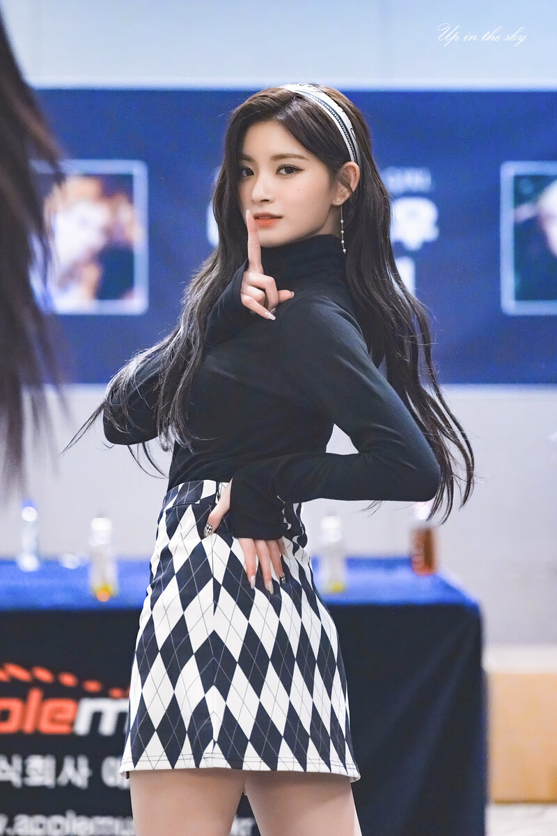 211204 EVERGLOW Yiren documents 1