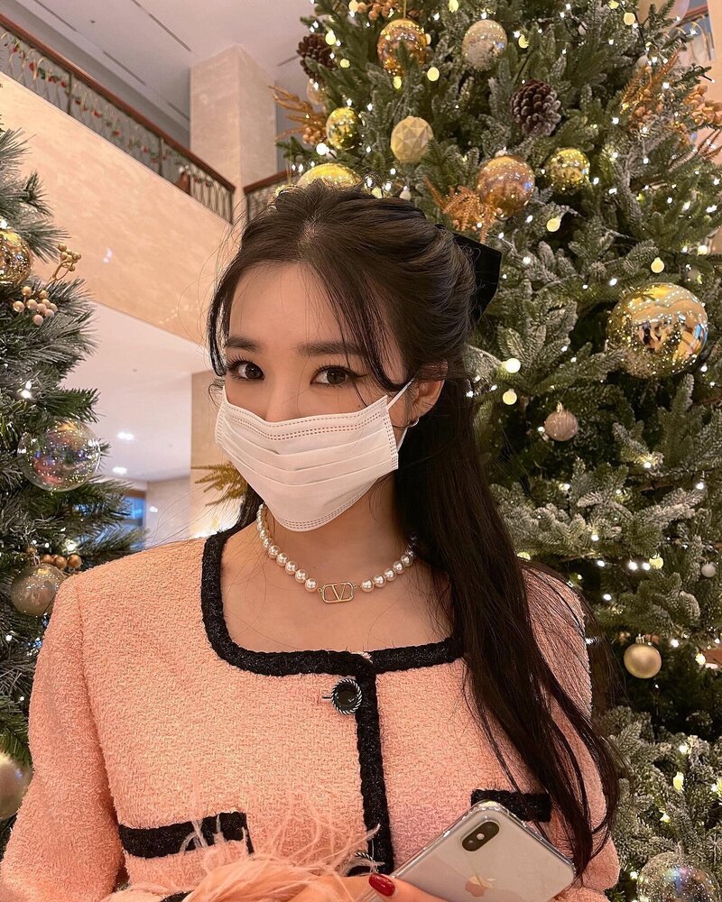 211224 Tiffany Young Instagram Update documents 8