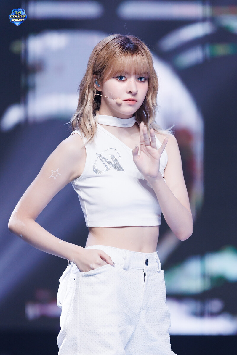 240905 NMIXX Lily - 'See that?' at M COUNTDOWN documents 1