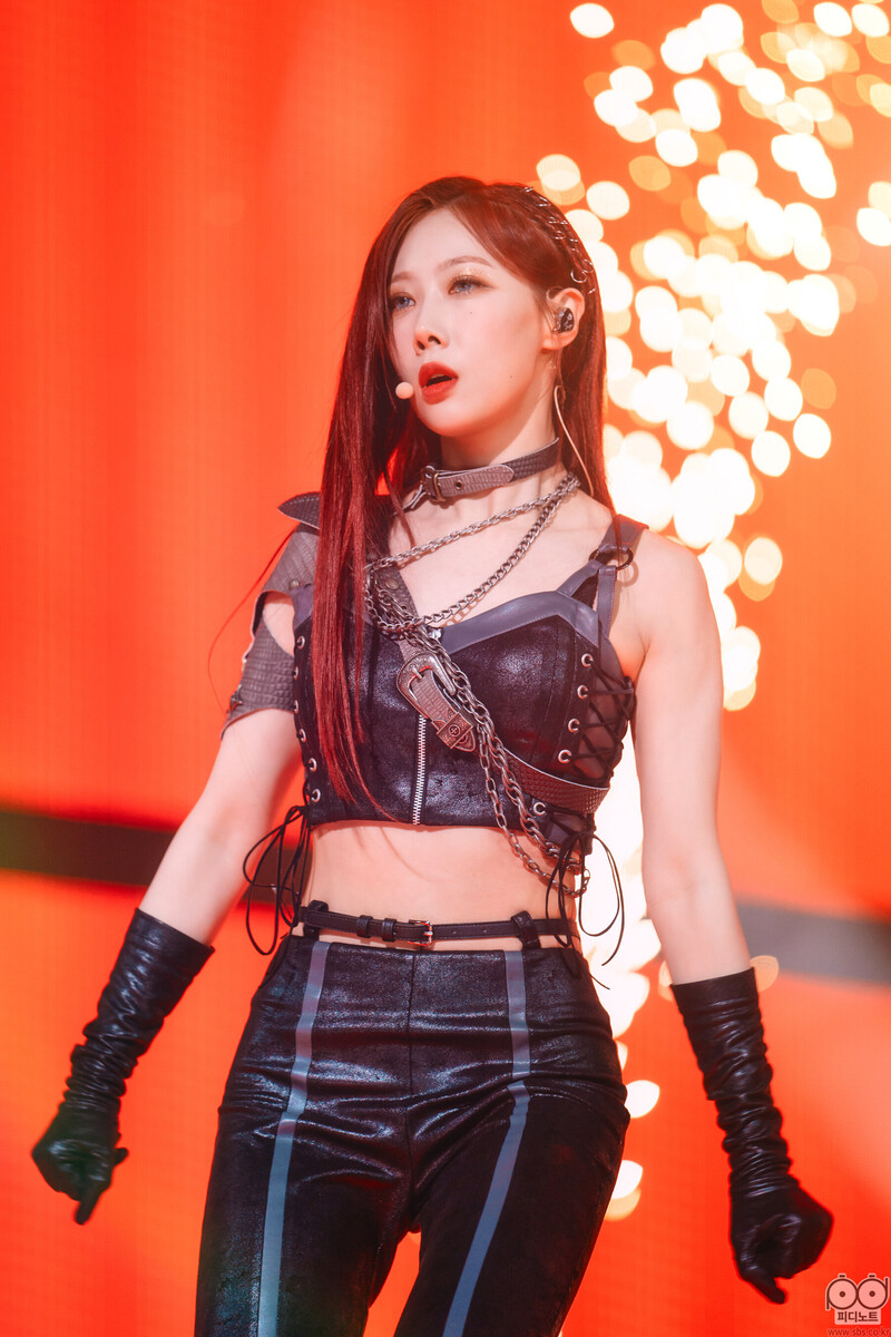 220417 Dreamcatcher Handong - 'MAISON' at Inkigayo documents 6