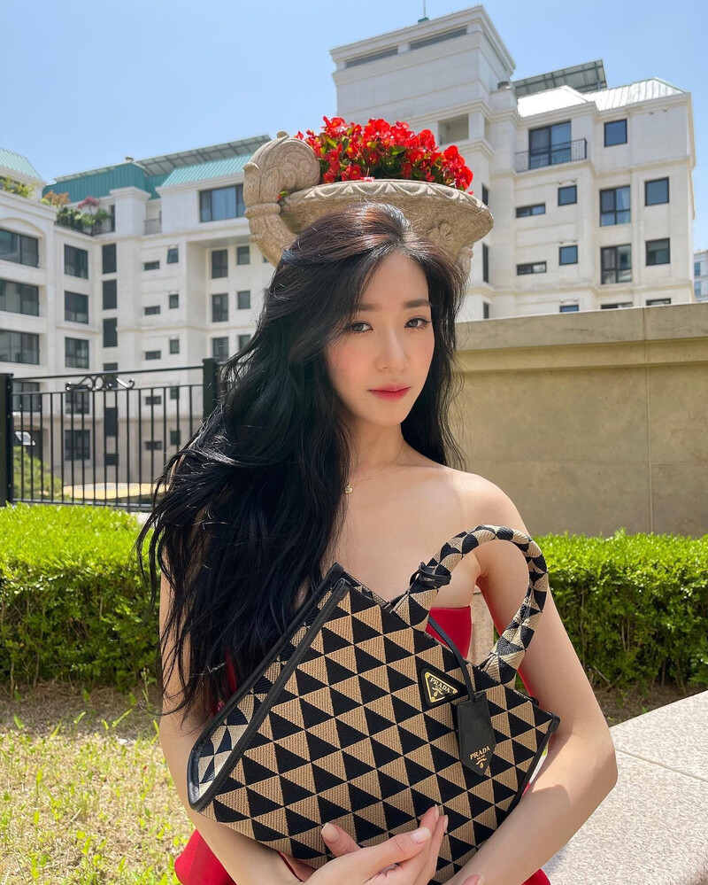 220603 Tiffany Young Instagram Update documents 3