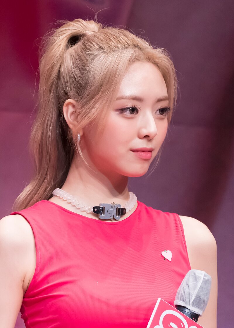 220723 ITZY Yuna - Fansign Event documents 18
