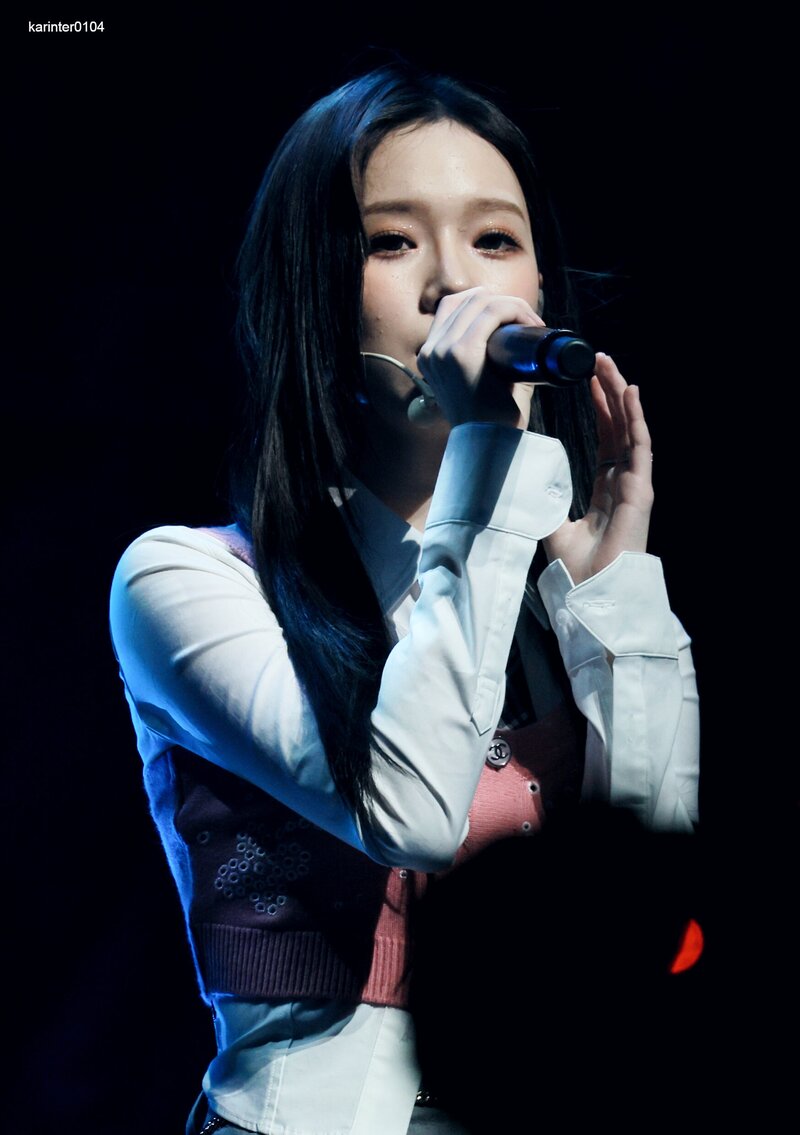 230226 aespa Winter - 1st Concert 'SYNK : HYPER LINE' at Seoul Day 2 documents 5