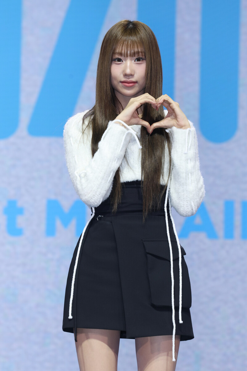 241125 izna Choi Jungeun - at First mini-album 'N/a' Showcase Event documents 2