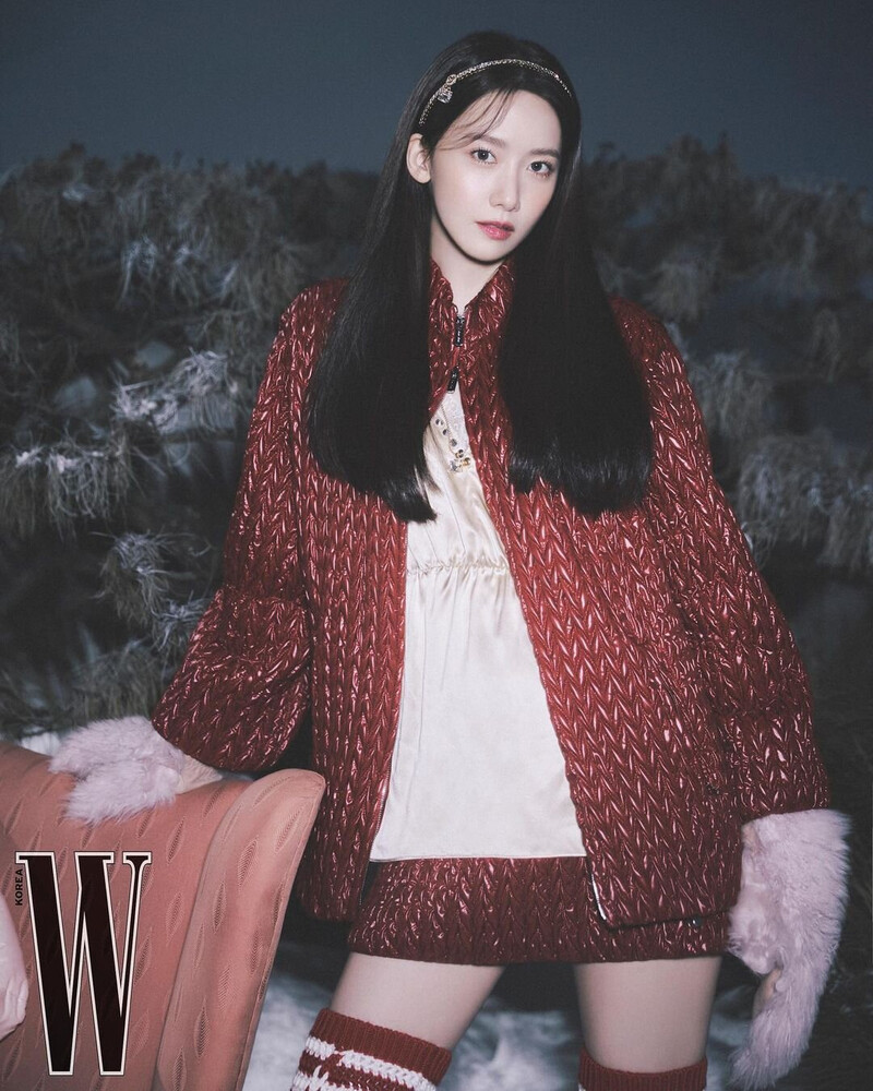 Girls Generation's Yoona W Korea Magazine October 2021 issue documents 1