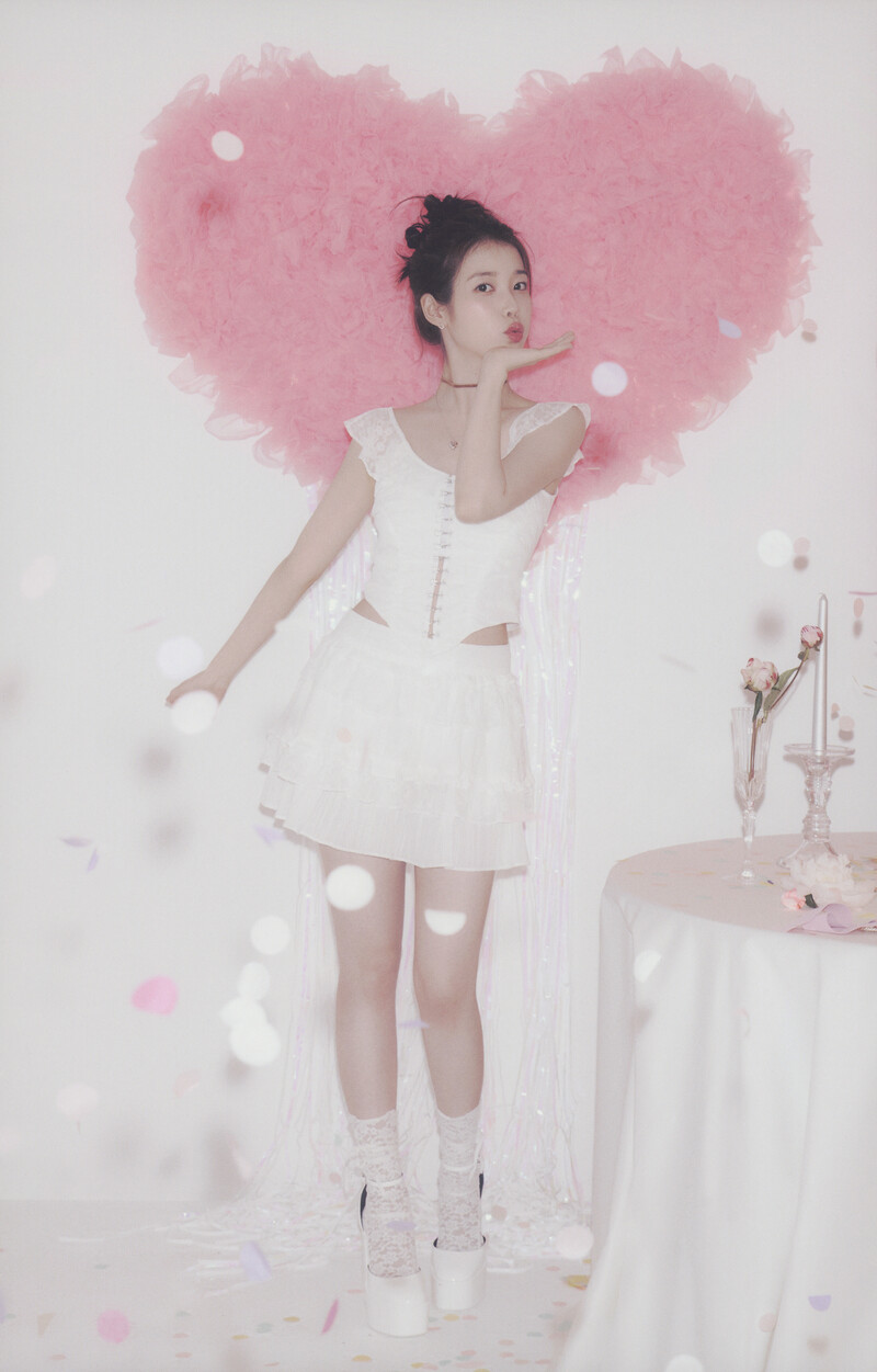 IU - 7th Official Fanclub Kit "UAENA" (Scans) documents 3