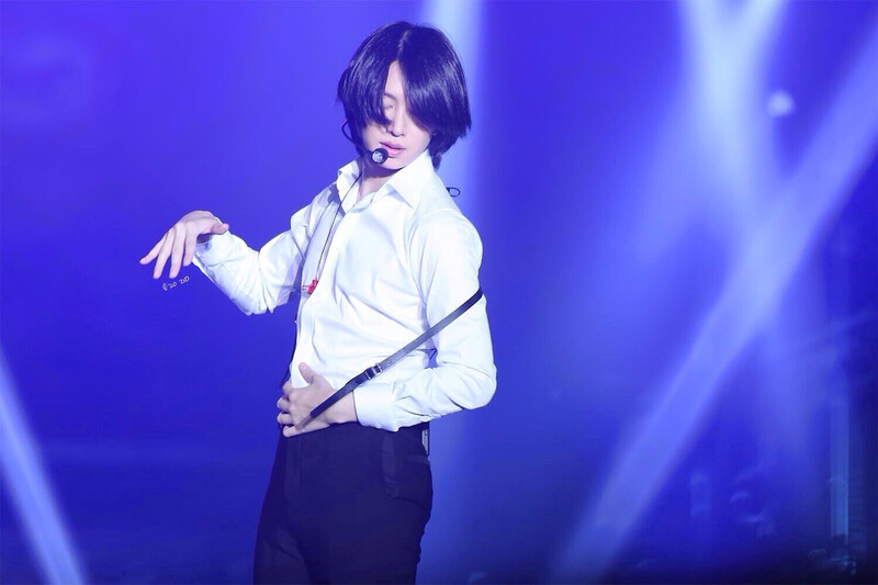 141108 Super Junior Heechul at SS6 in Hong Kong documents 1