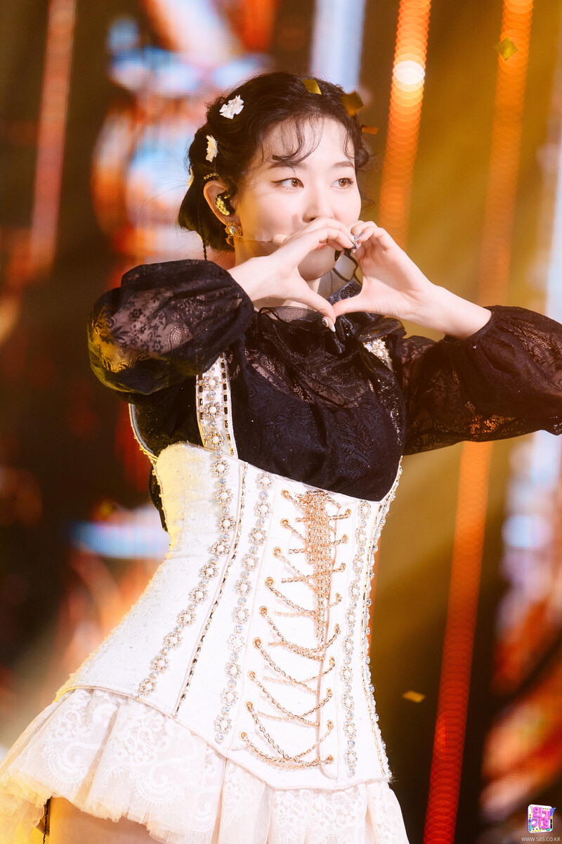 220403 Red Velvet Seulgi - 'Feel My Rhythm' at Inkigayo documents 6