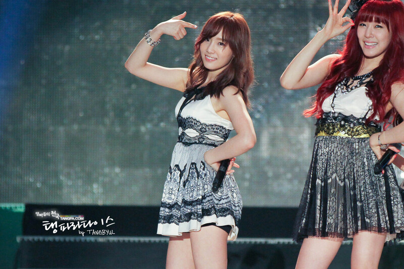 120620 Girls' Generation Taeyeon at Suncheon K-POP Festival documents 27