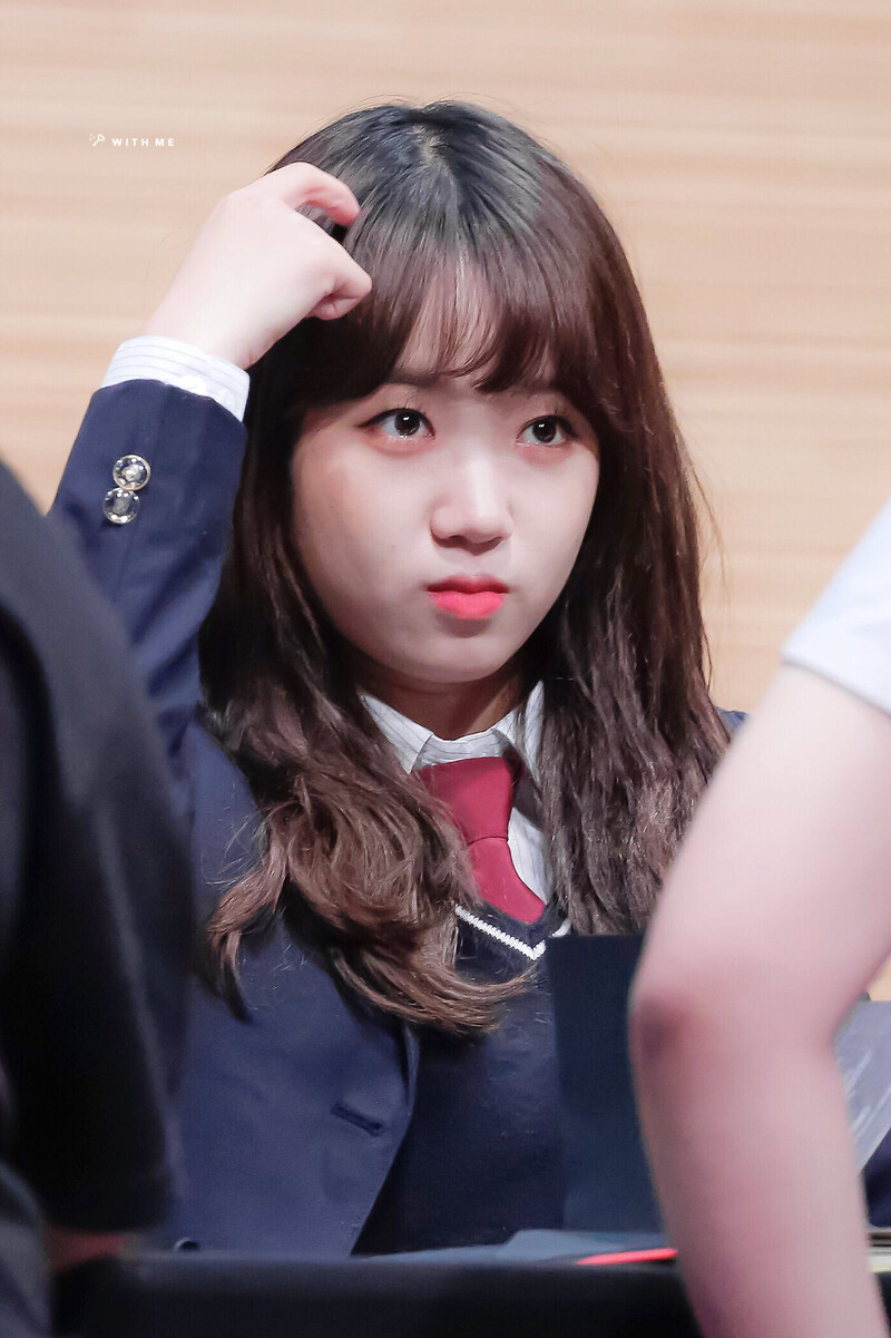 180519 Weki Meki Yoojung at 'Lucky' Gangbyeon Fansign documents 4