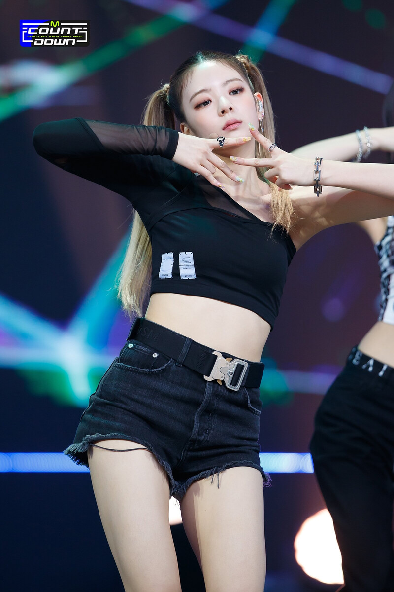 211014 ITZY - 'SWIPE' at M Countdown documents 19