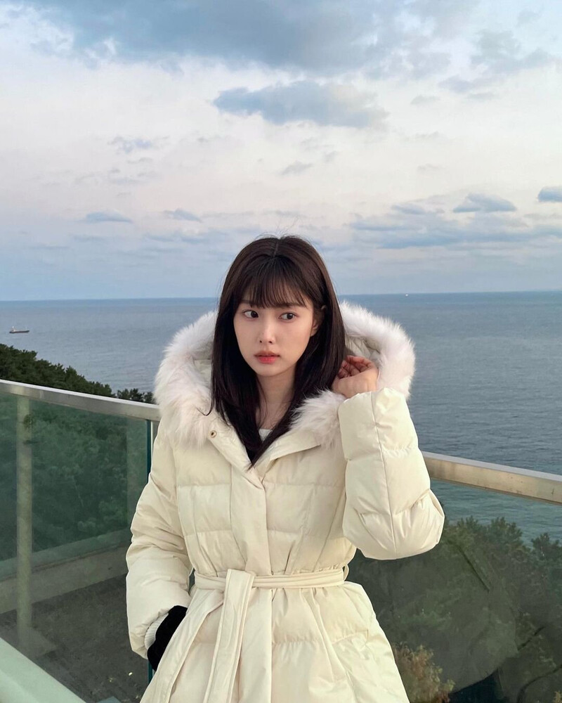 231110 Kang Hyewon Instagram Update documents 1