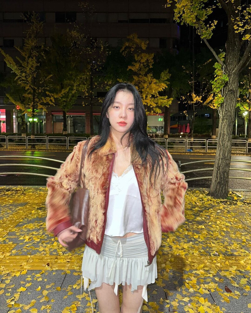 231121 YIYEON INSTAGRAM UPDATE documents 1